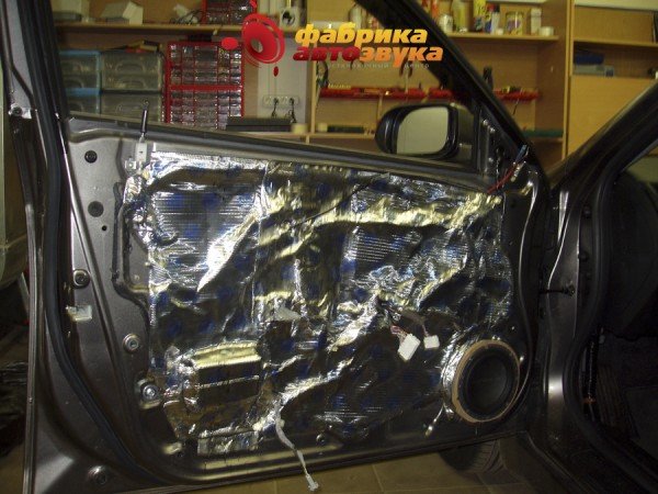 Установка акустики Rockford Fosgate Honda Accord