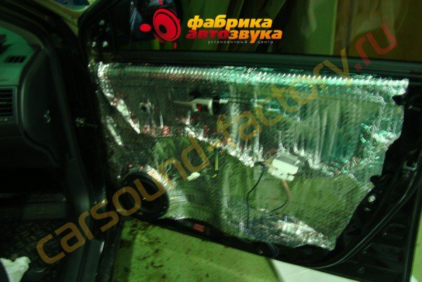 шумоизоляция двери в 2 слоя SGM Toyota Corolla