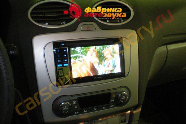 установка автомагнитолы Pioneer AVH-2300DVD Pioneer AVH-2300DVD Ford Focus 2
