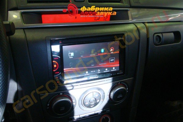 установка автомагнитолы Pioneer AVH-X2500BT Pioneer AVH-X2500BT Mazda 3