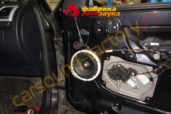 Установка акустической системы Morel Maximo 6 Skoda Roomster