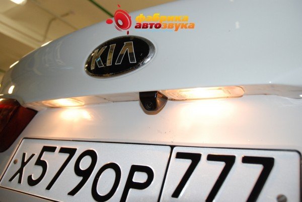 подключение камеры заднего вида AVIS Kia Rio