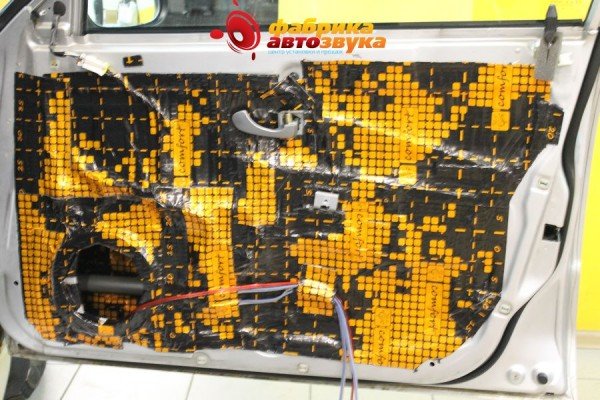 шумоизоляция дверей в 2 слоя Comfort Mitsubishi Carisma