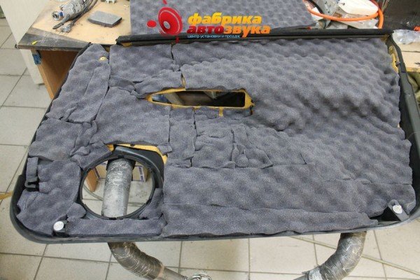 шумоизоляция обшивки двери Comfort Mitsubishi Carisma
