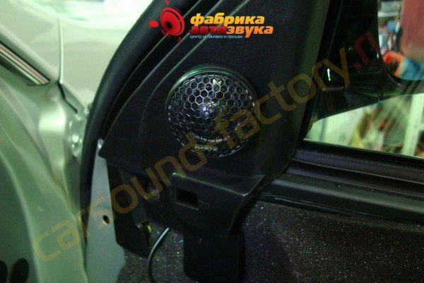 установка твитеров Hertz Nissan Teana