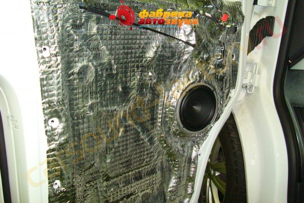 установка акустики Audison AV K6 Audison AV K6 Volkswagen Multivan
