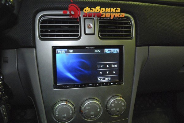 Установка магнитолы Pioneer Pioneer AVH-P4100DVD Subaru Forester
