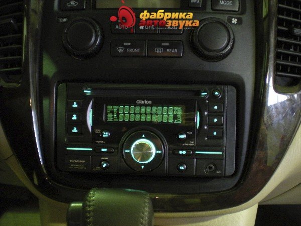Установка магнитолы Clarion Clarion DUZ-388RMP Toyota Highlander