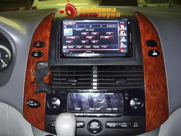 Установка магнитолы 2din Kenwood Kenwood DDX8022BT Toyota Sienna