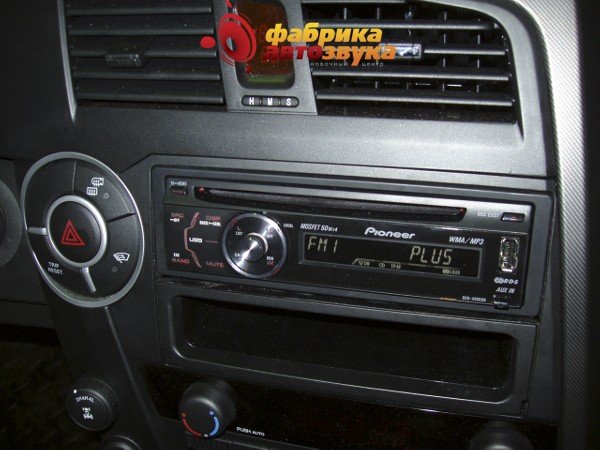 Установка магнитолы Pioneer Pioneer DEH-4000UB SsangYong Kyron