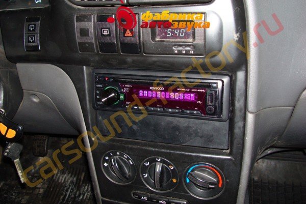 установка магнитолы Kenwood KDC-4051U Kenwood KDC-4051U Kia Shuma