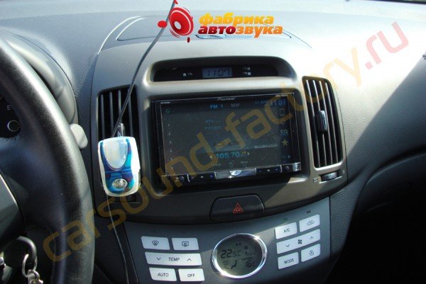 Установка автомагнитолы Pioneer AVH-P8400BT Pioneer AVH-P8400BT Hyundai Elantra