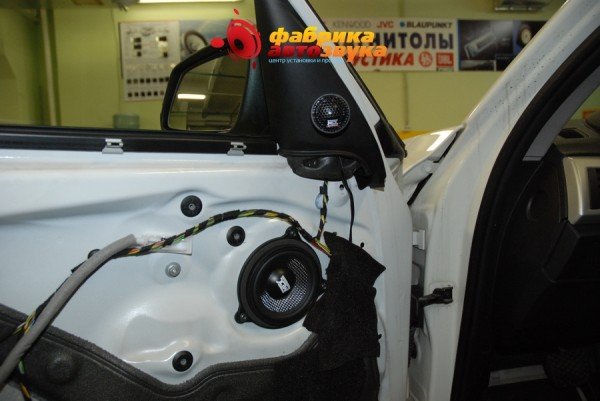 установка акустики MTX MTX BMW 3 series