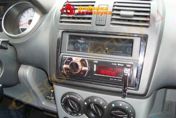 установка автомагнитолы JVC KD-X50BT JVC KD-X50BT Suzuki Ignis
