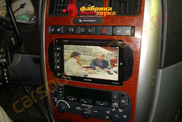 установка 2din автомагнитолы Alpine IVE-W535BT Alpine IVE-W535BT Chrysler Town and Country