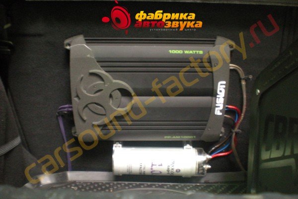 установка усилителя Fusion PP-AM10001 Fusion PP-AM10001 Peugeot 308