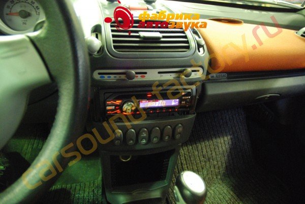 установка автомагнитолы SONY CDX-GT290 Merсedes Smart roadster