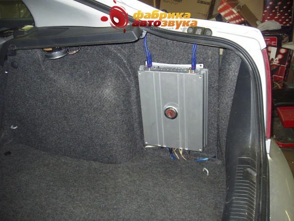 Установка усилителя DLS DLS MA41 Skoda Octavia