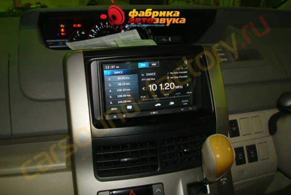 установка автомагнитолы Pioneer SPH-DA110 Pioneer SPH-DA110 Toyota Noah