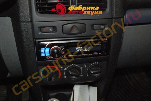 установка автомагнитолы Alpine CDE-112Ri Alpine CDE-112Ri Renault Symbol