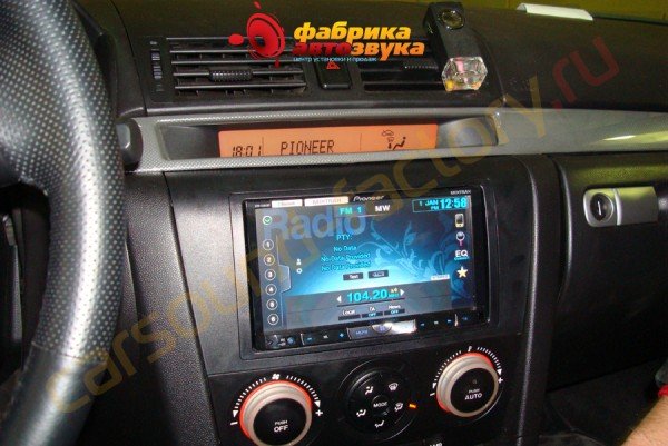 установка автомагнитолы Pioneer AVH-P8400BT Pioneer AVH-P8400BT Mazda 3