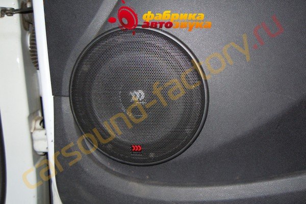 Установка акустики Morel Maximo 6 Renault Logan