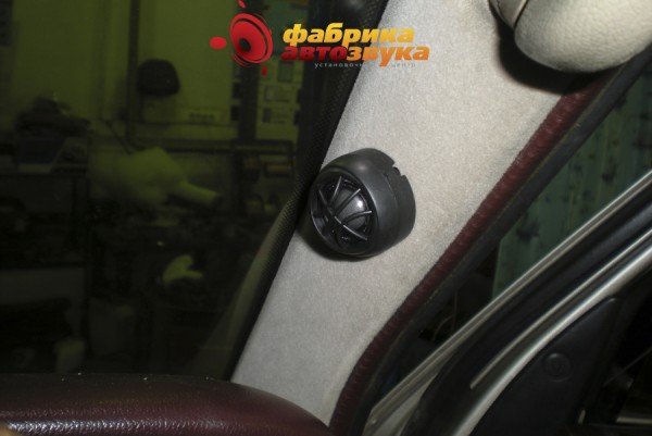 Установка твитеров DLS T20 Toyota Hiace