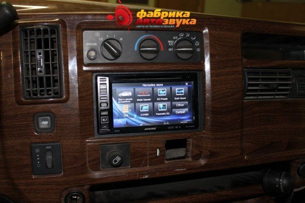 Установка автомагнитолы алпайн Alpine Chevrolet Express