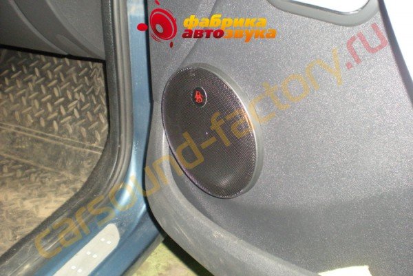 установка акустики фронт DLS R6A DLS R6A Renault Logan