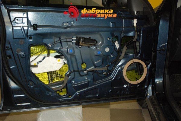 качественная шумоизоляция дверей авто Comfort Nissan Almera 2013+