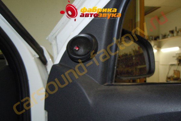 Установка твитеров Morel Maximo 6 Renault Logan
