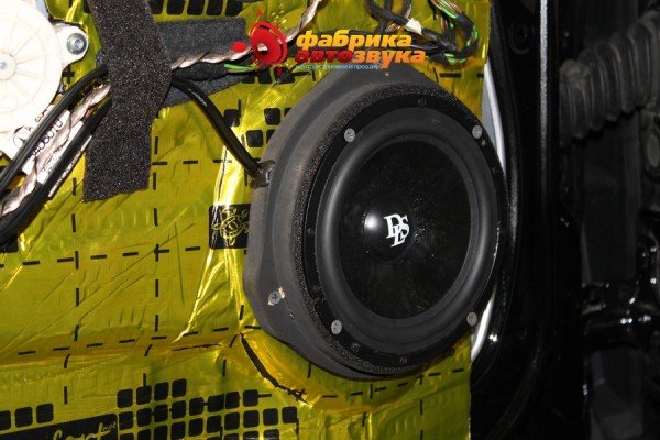 установка динамиков DLS RC6.2 DLS RC6.2 Merсedes GLK