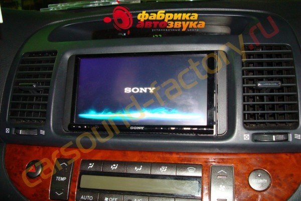 установка мультимедии SONY XAV-E722 SONY XAV-E722 Toyota Camry