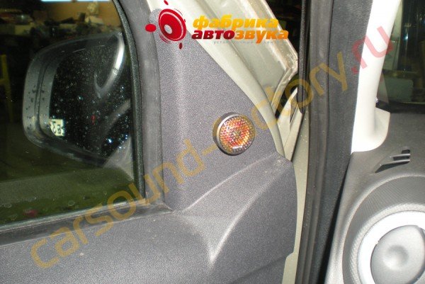 установка пищалок Hertz Hertz Renault Sandero