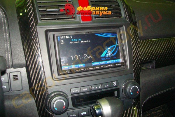 Установка головного устройства Alpine INA-W910R Alpine INA-W910R Honda CR-V