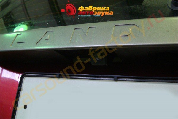 установка камеры заднего вида AVIS AVIS Land Rover Freelander 2