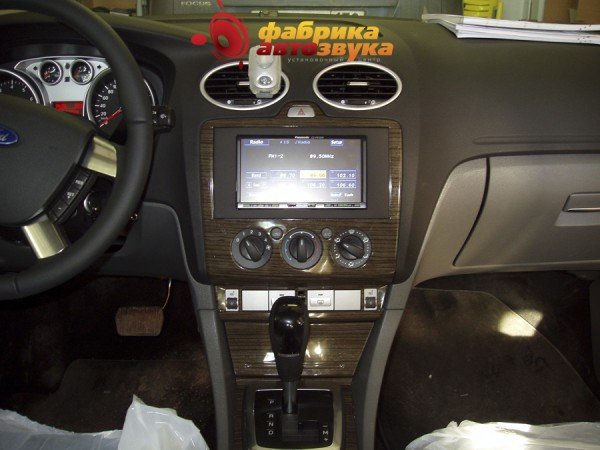 Установка магнитолы Panasonic CQ-VW100W Panasonic CQ-VW100W Ford Focus 2