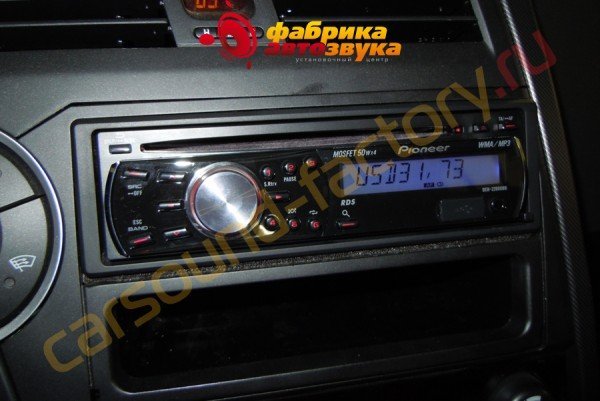 Установка магнитолы Pioneer DEH-2200UBB SsangYong Kyron