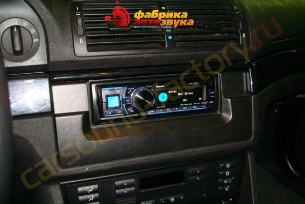 Установка автомагнитолы Alpine CDA-137BTi Alpine CDA-137BTi BMW 5 series