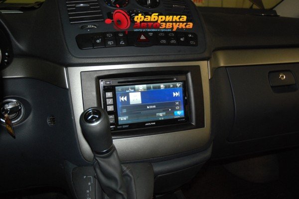 установка и подключение автомагнитолы Alpine Merсedes Vito