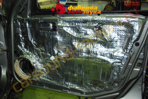 шумоизоляция передней двери материалом SGM SGM Nissan Almera