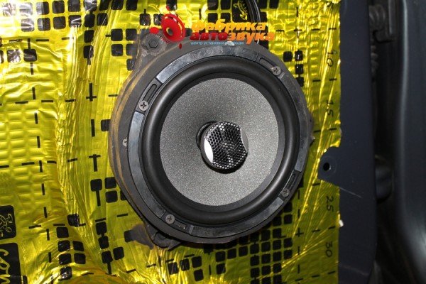 установка динамиков Focal Ford Explorer