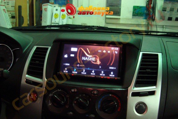 установка автомагнитолы Sony XAV-701BT Sony XAV-701BT Mitsubishi Pajero Sport