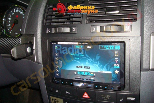 установка автомагнитолы Pioneer AVH-P8400BT Pioneer AVH-P8400BT Volkswagen Touareg