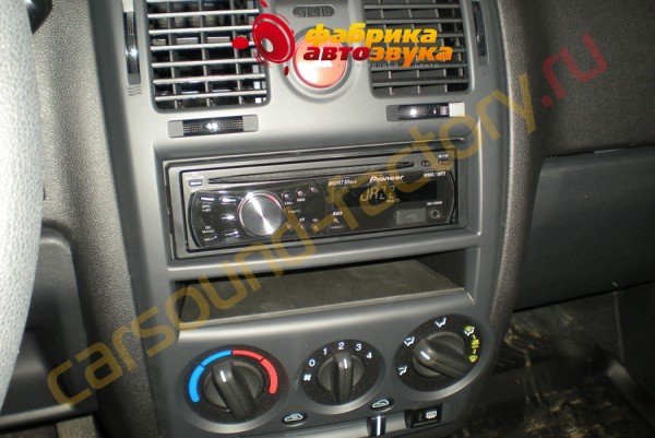 Установка магнитолы Pioneer DEH-2200UB Pioneer DEH-2200UB Hyundai Getz