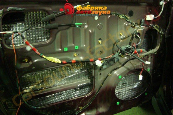 шумоизоляция дверей в 1 слой SGM Toyota Harrier