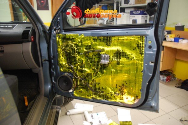 качественная шумоизоляция дверей Comfort Mitsubishi L200