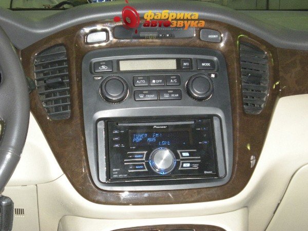 Установка магнитолы Pioneer FH-P80BT Toyota Highlander