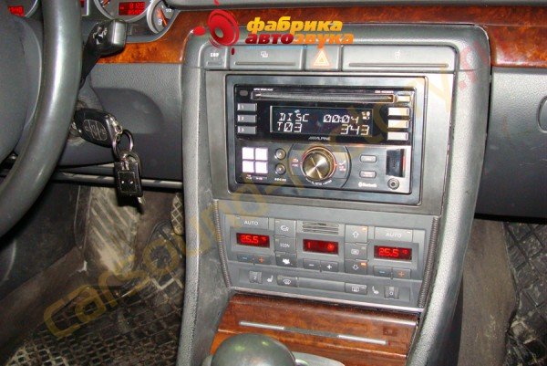 автомагнитола Alpine CDE-W235BT Audi A4