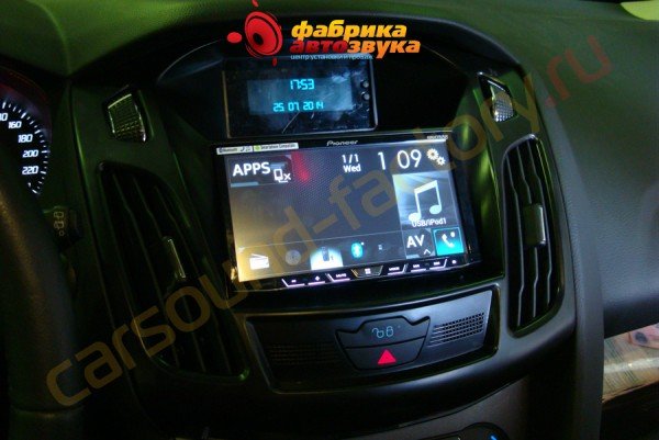 установка автомагнитолы Pioneer AVH-X8600BT Ford Focus 3